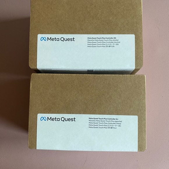 Meta Quest touch plus controllers - Picture 2 of 3